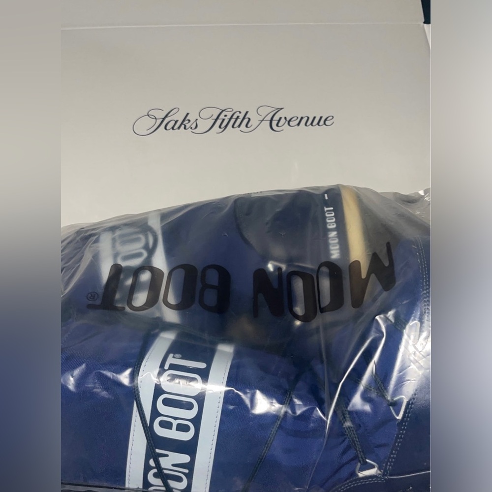 Moon boots , perfect snow boots. Very comfortable , warm and fashionable!